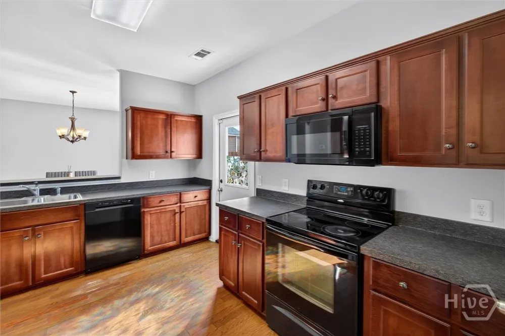 209 Chapel Lake S Savannah, GA 31419