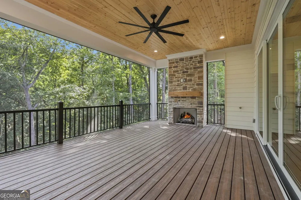 82 Ridgetop CT Dawsonville, GA 30534