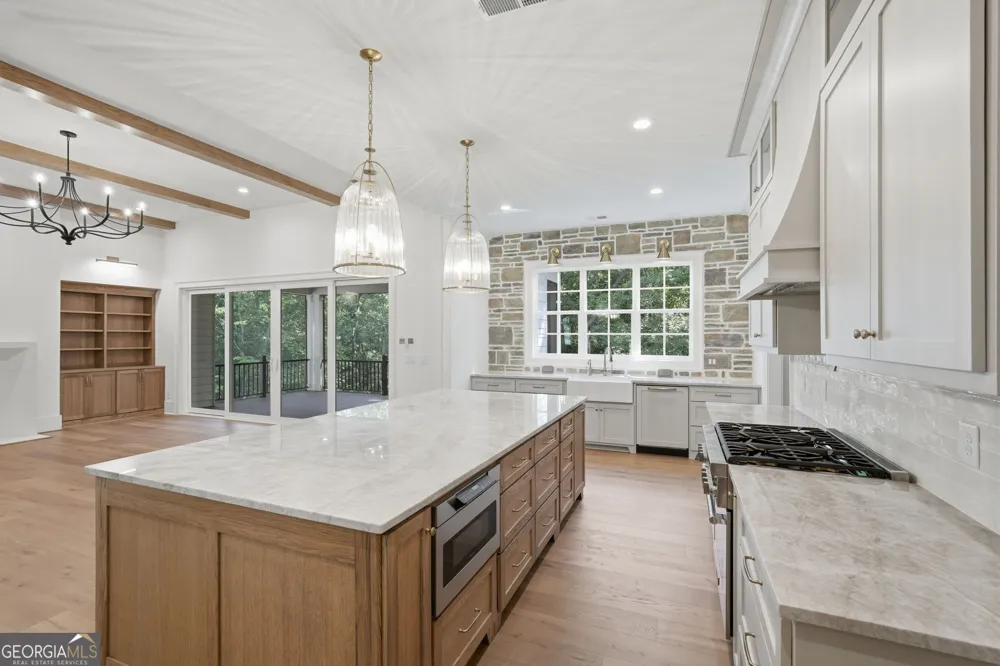 82 Ridgetop CT Dawsonville, GA 30534