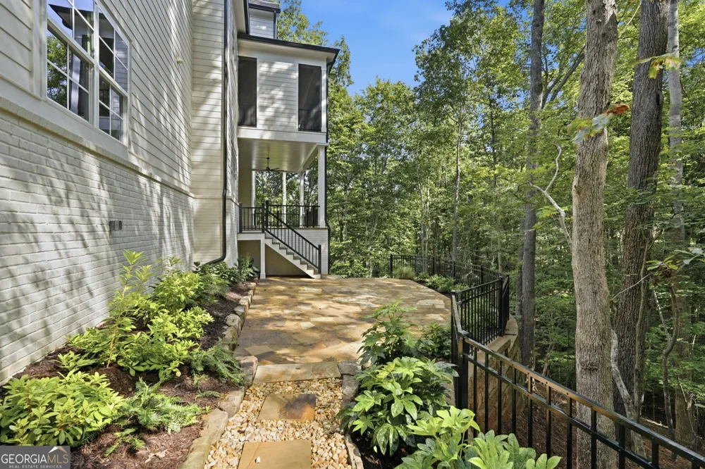 82 Ridgetop CT Dawsonville, GA 30534