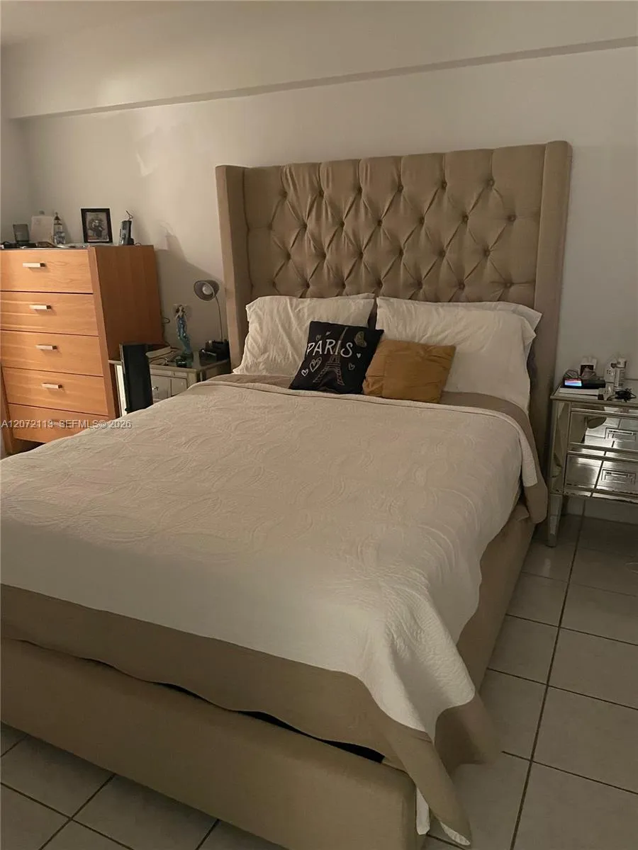 250 181st Dr #111 Sunny Isles Beach, FL 33160
