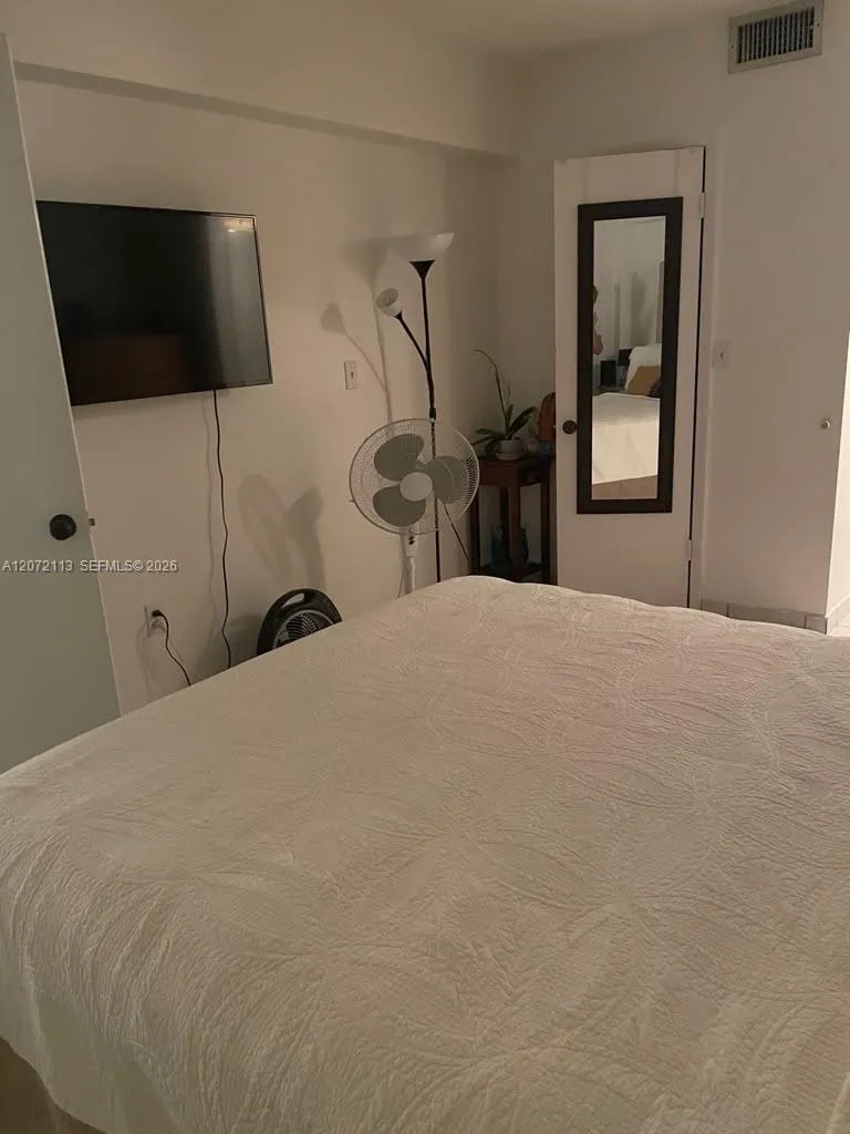 250 181st Dr #111 Sunny Isles Beach, FL 33160