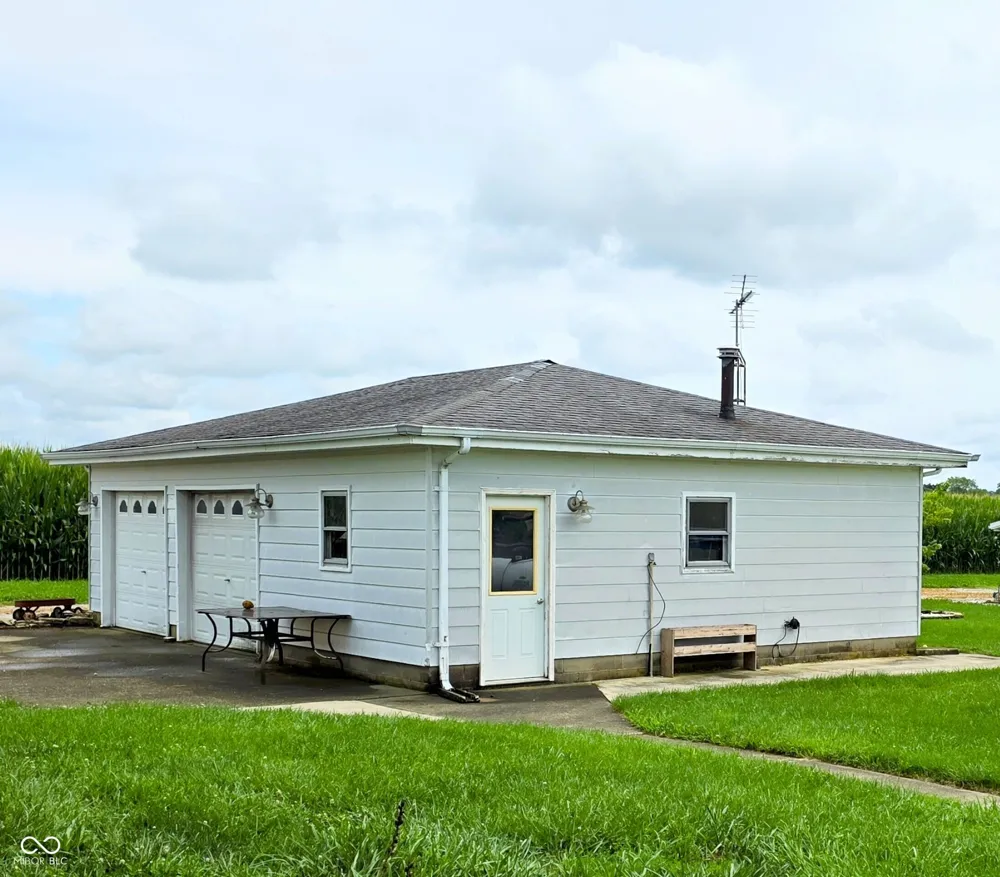 5399 E Range Road Shelbyville, IN 46176
