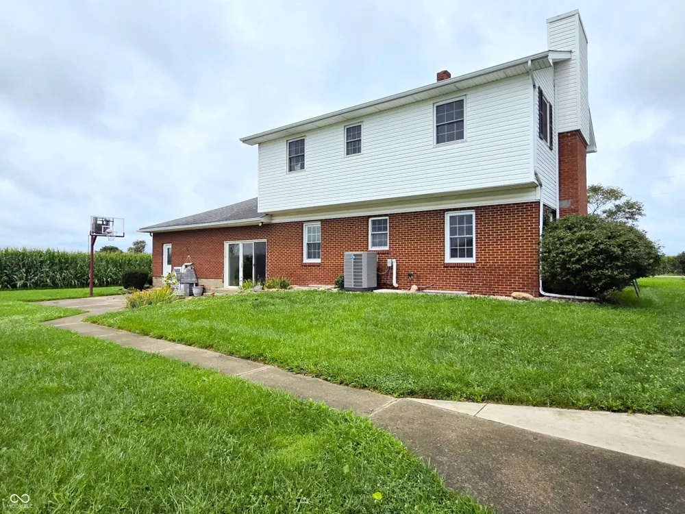 5399 E Range Road Shelbyville, IN 46176