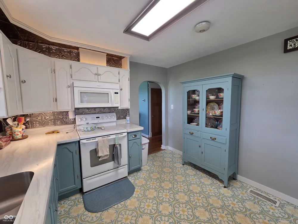 5399 E Range Road Shelbyville, IN 46176
