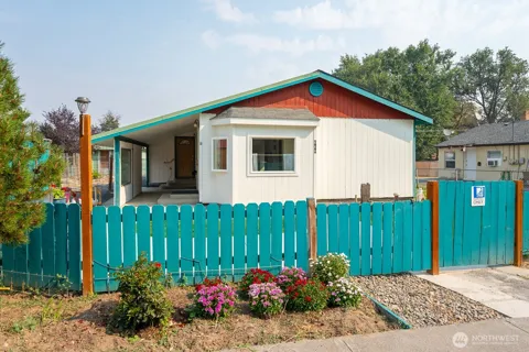 322 3rd Avenue SE