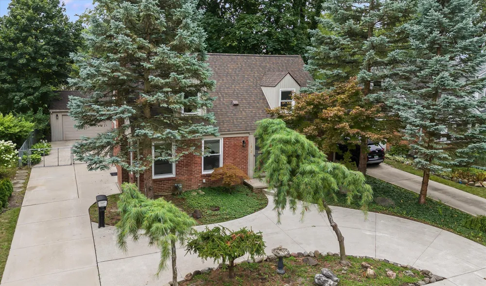 14041 Vernon Street Oak Park City, MI 48237