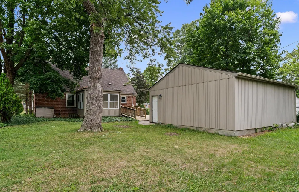 14041 Vernon Street Oak Park City, MI 48237