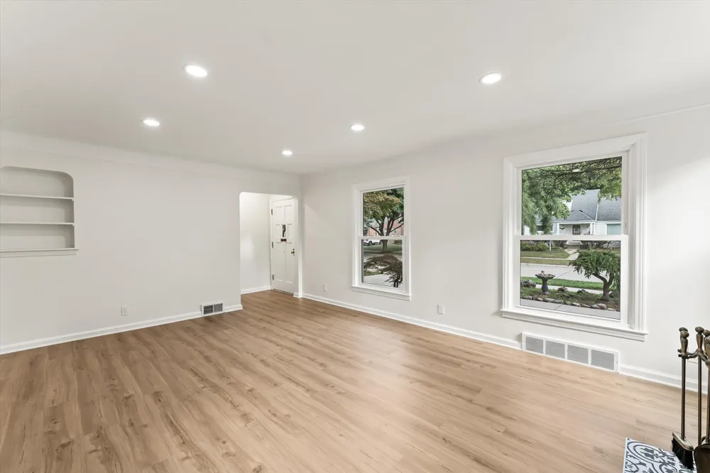 14041 Vernon Street Oak Park City, MI 48237