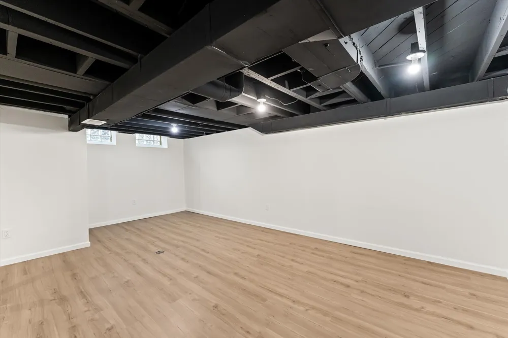 14041 Vernon Street Oak Park City, MI 48237