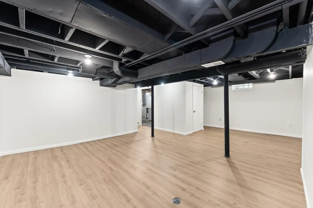 14041 Vernon Street Oak Park City, MI 48237