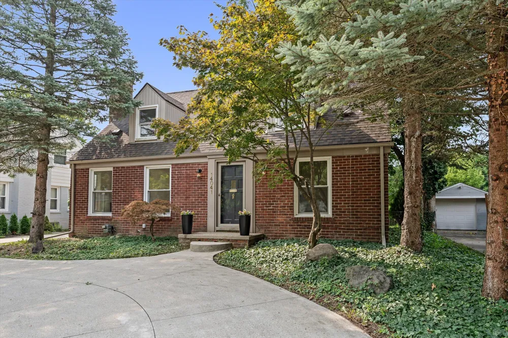 14041 Vernon Street Oak Park City, MI 48237