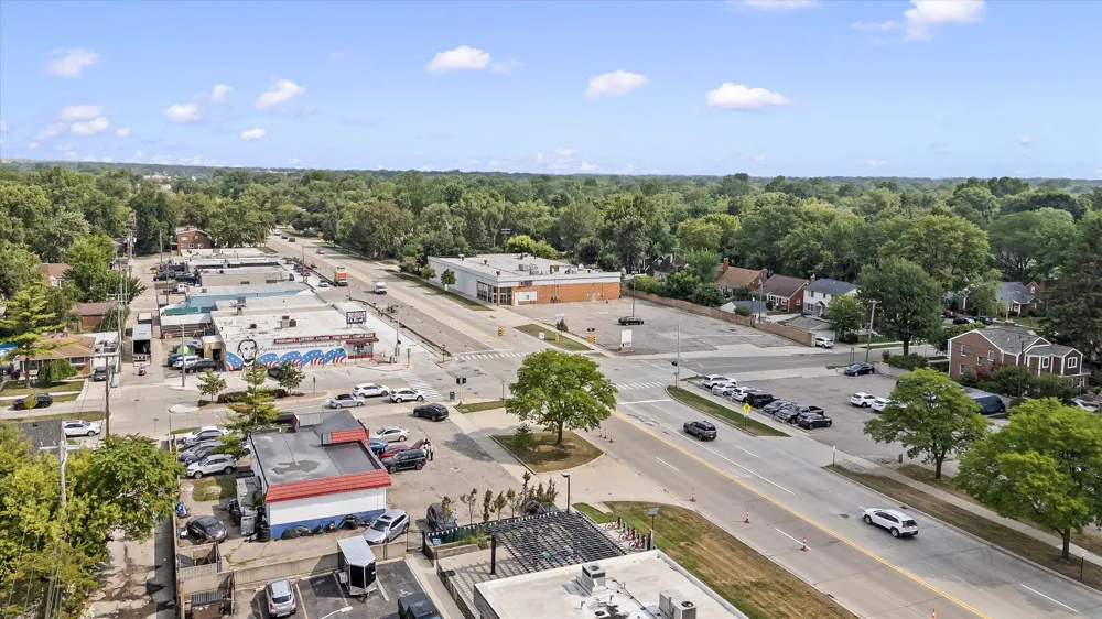 14041 Vernon Street Oak Park City, MI 48237