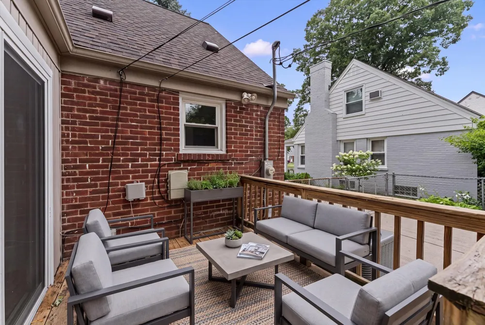 14041 Vernon Street Oak Park City, MI 48237