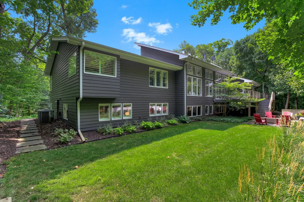 20650 Bayview Court Excelsior, MN 55331