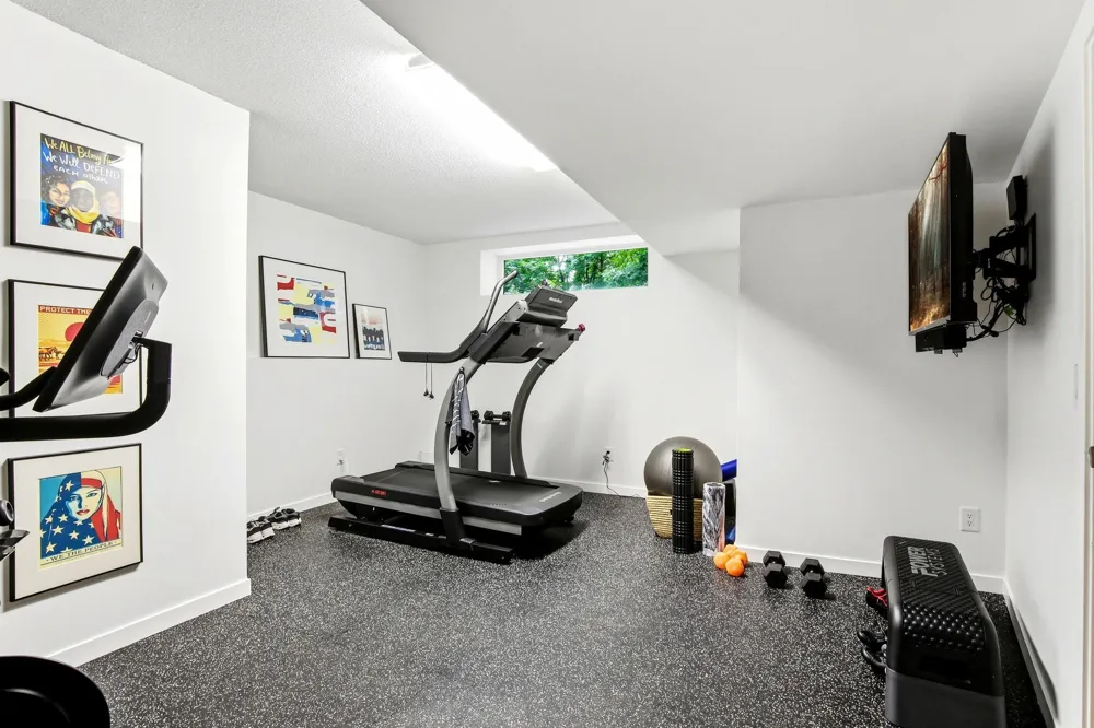 20650 Bayview Court Excelsior, MN 55331