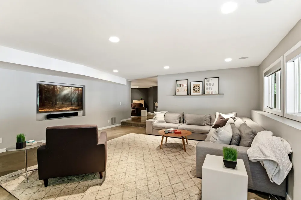 20650 Bayview Court Excelsior, MN 55331