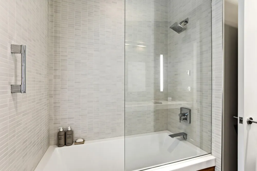 20650 Bayview Court Excelsior, MN 55331