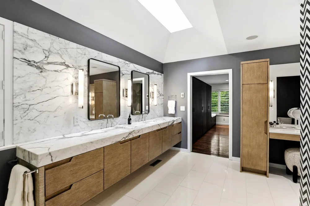 20650 Bayview Court Excelsior, MN 55331