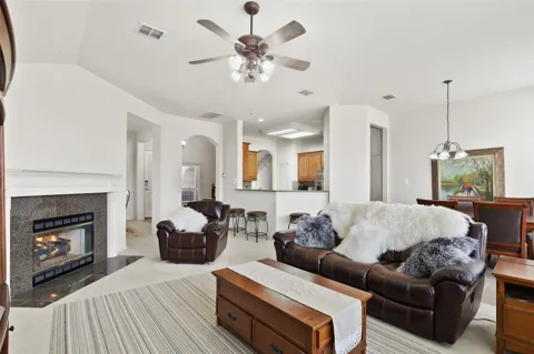 2653 WHISPERING TRAIL