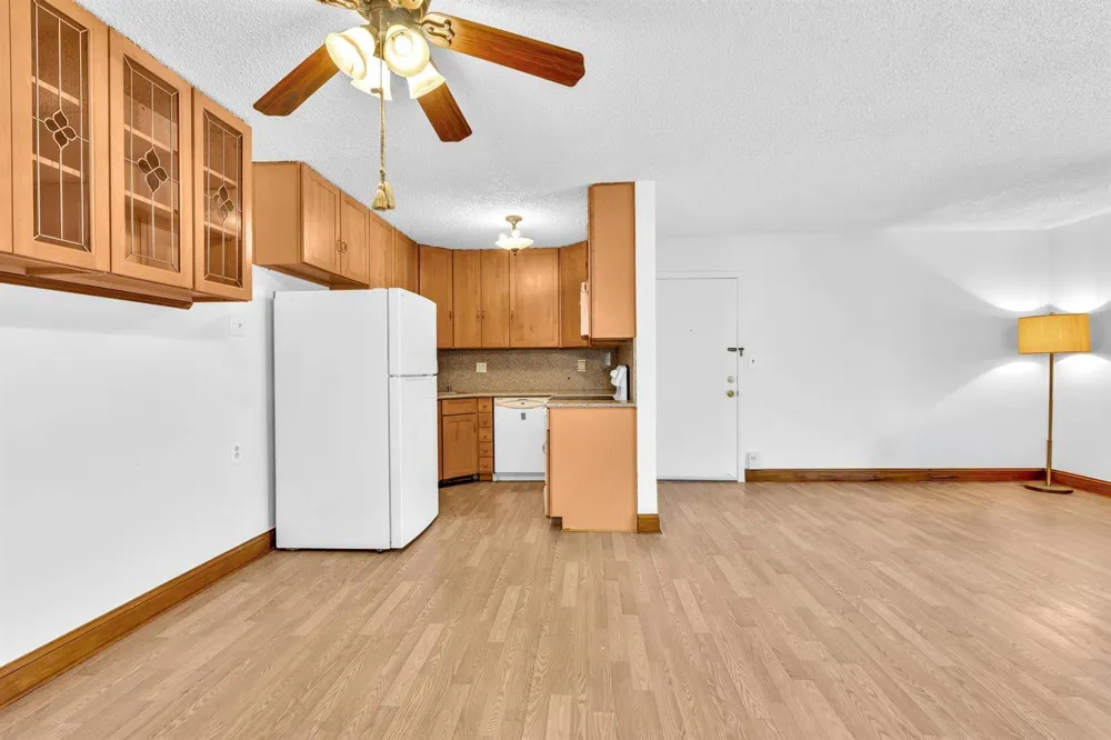 10701 W CLAIRMONT CIRCLE #109 Tamarac, FL 33321