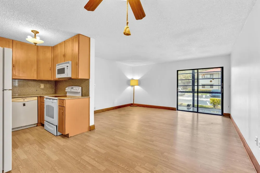 10701 W CLAIRMONT CIRCLE #109 Tamarac, FL 33321