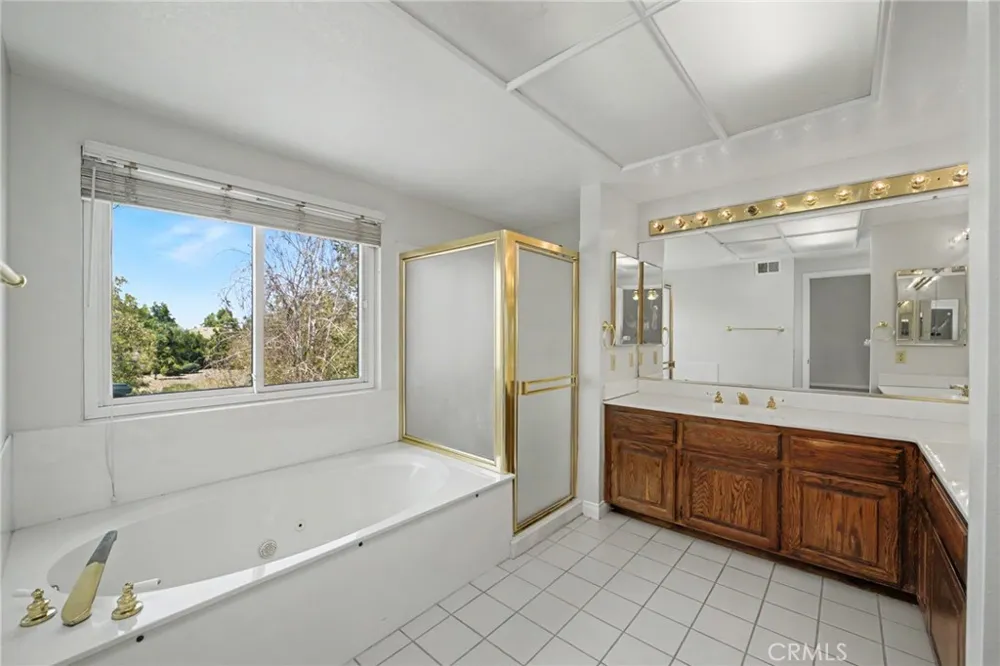 6107 Meadow Lark Drive La Verne, CA 91750