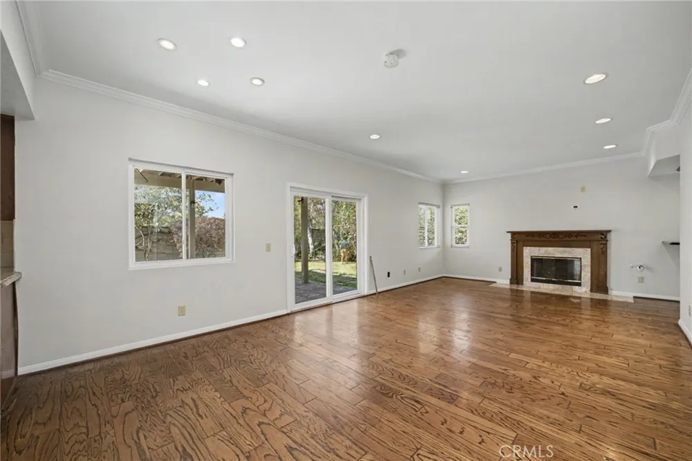 6107 Meadow Lark Drive La Verne, CA 91750