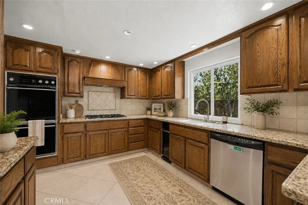 6107 Meadow Lark Drive La Verne, CA 91750