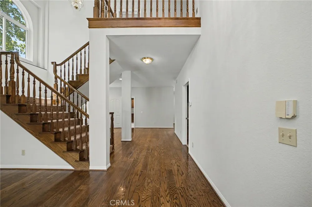 6107 Meadow Lark Drive La Verne, CA 91750