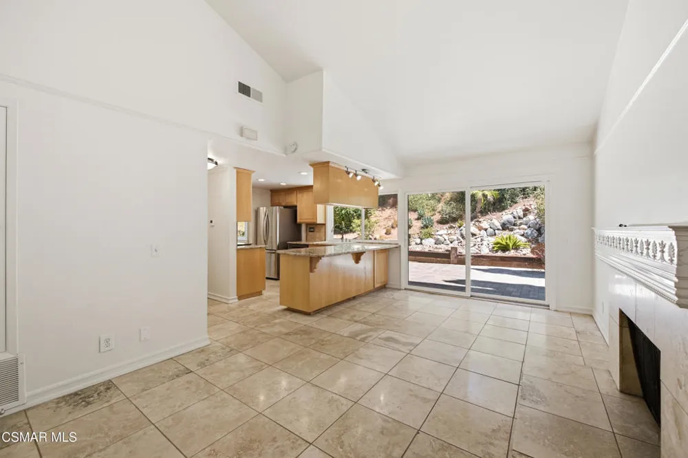 29407 Promontory Place Agoura Hills, CA 91301
