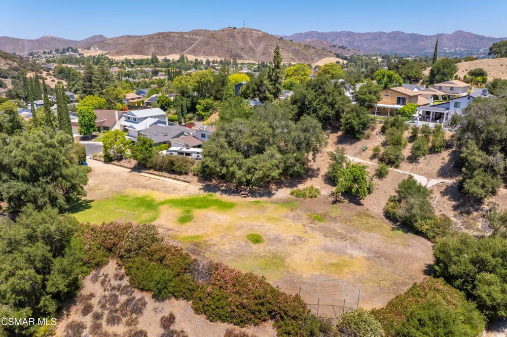 29407 Promontory Place Agoura Hills, CA 91301