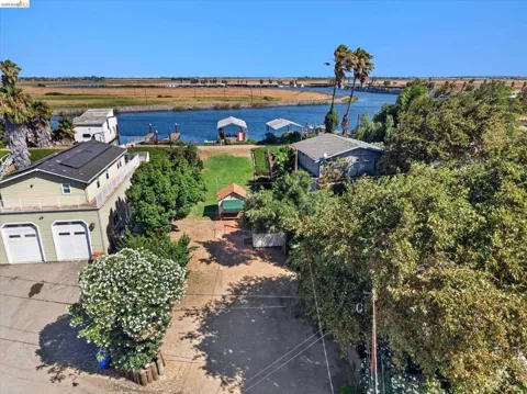 50 Taylor Pl