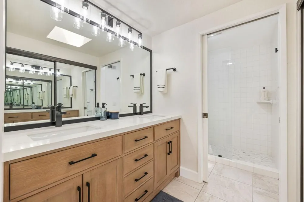 144 Verde Way Palm Desert, CA 92260