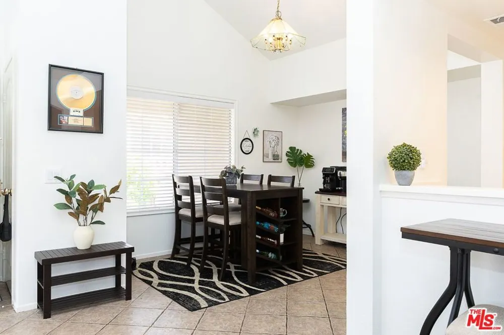 630 Kingswood Lane #A Simi Valley, CA 93065