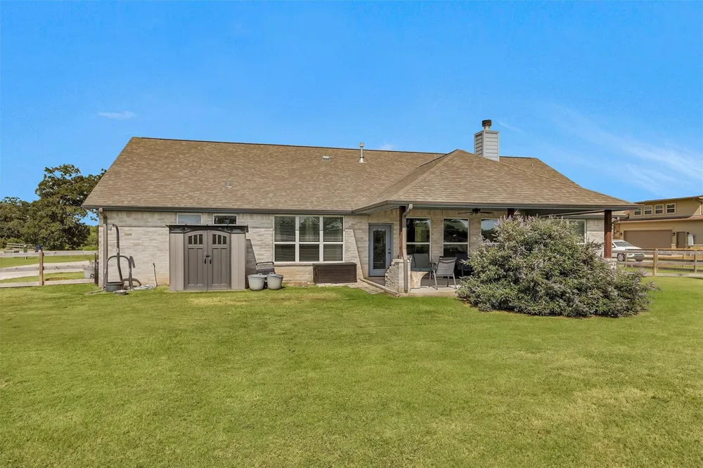 9123 Scarborough Drive Iola, TX 77861
