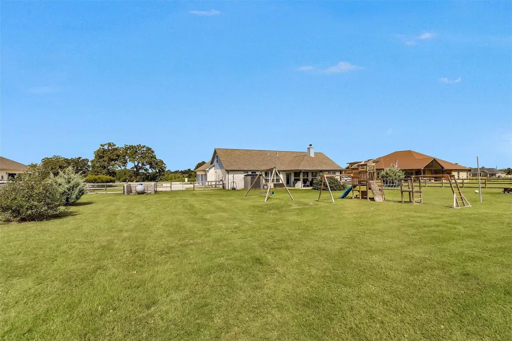 9123 Scarborough Drive Iola, TX 77861