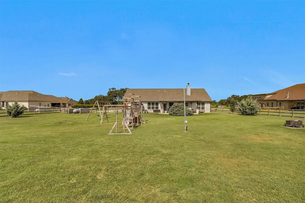 9123 Scarborough Drive Iola, TX 77861