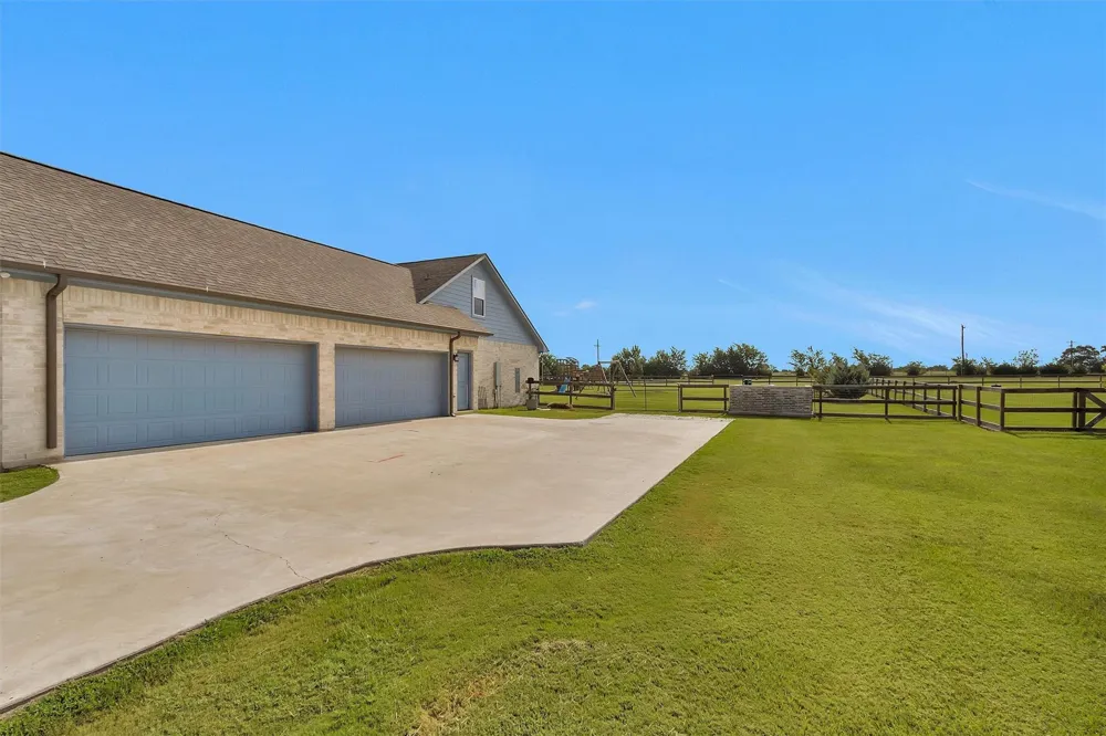 9123 Scarborough Drive Iola, TX 77861
