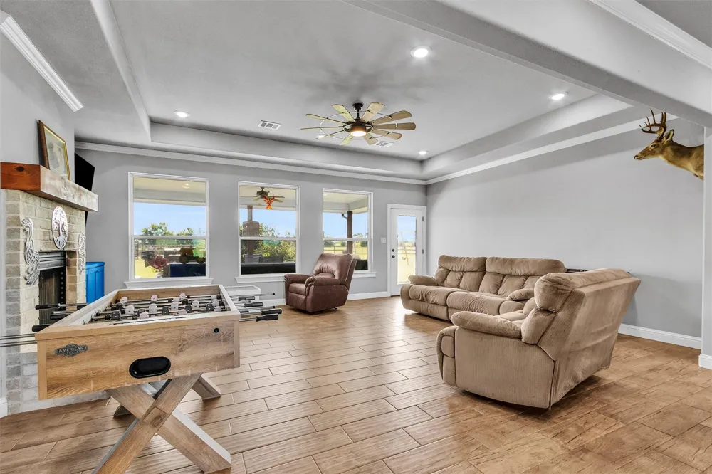 9123 Scarborough Drive Iola, TX 77861