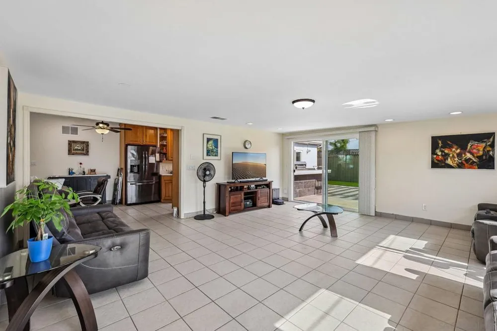 857 Holly Ave Imperial Beach, CA 91932
