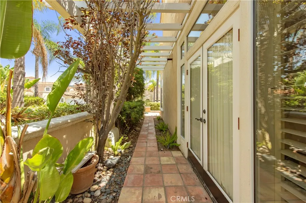 9 Avenida Daroca Coto de Caza, CA 92679
