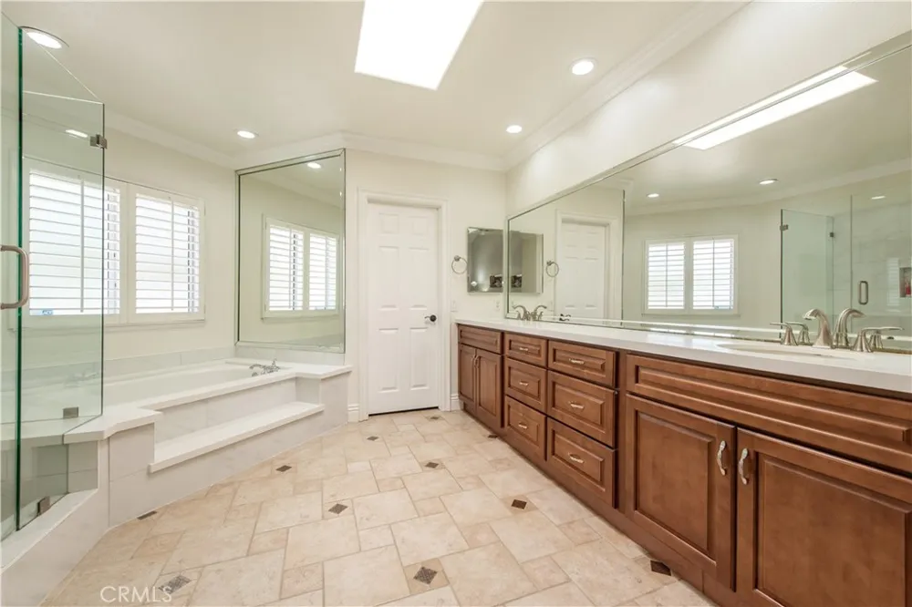 9 Avenida Daroca Coto de Caza, CA 92679