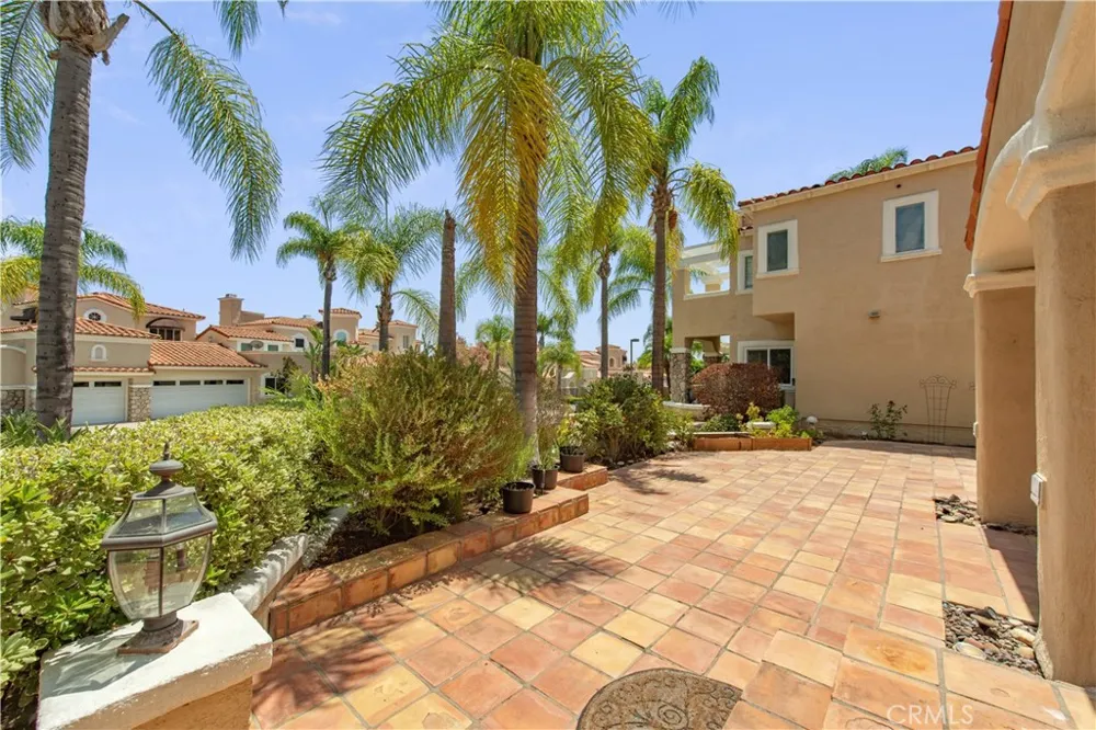 9 Avenida Daroca Coto de Caza, CA 92679