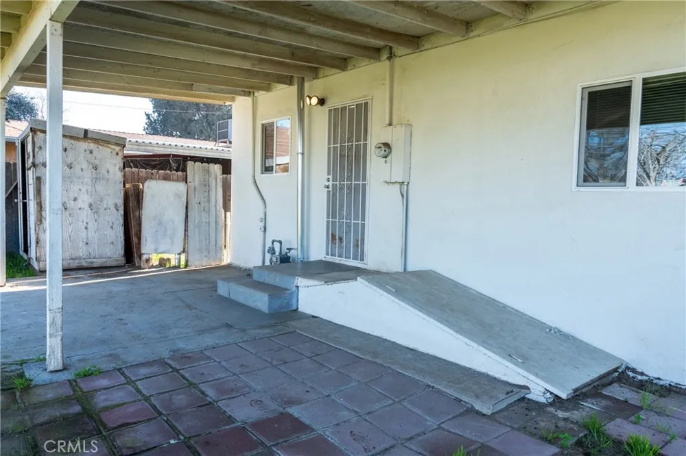 1102 E 18th Street Bakersfield, CA 93305