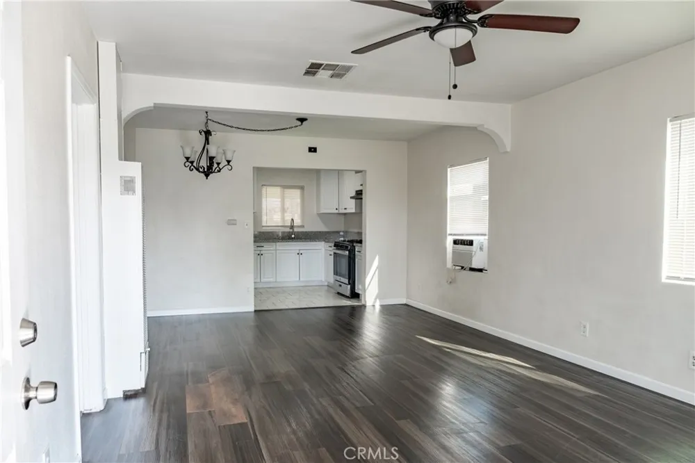 1102 E 18th Street Bakersfield, CA 93305