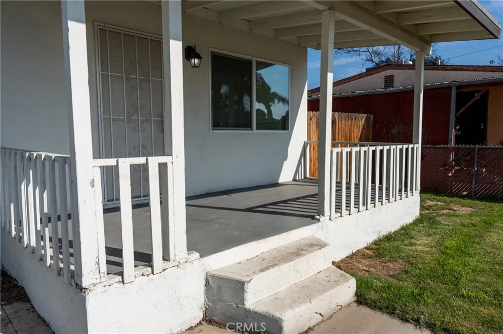 1102 E 18th Street Bakersfield, CA 93305