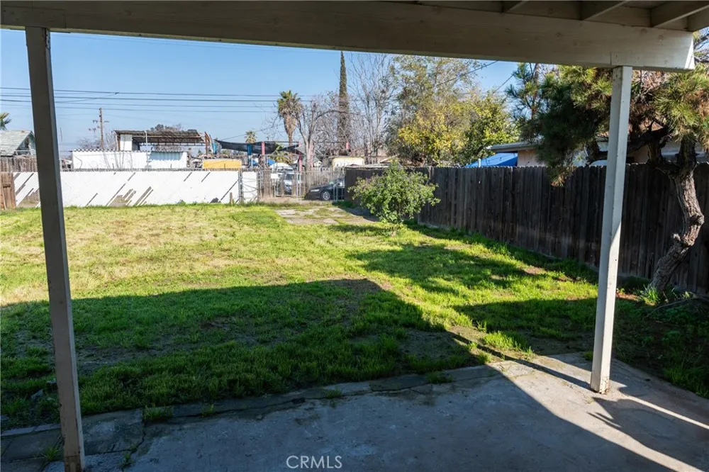 1102 E 18th Street Bakersfield, CA 93305