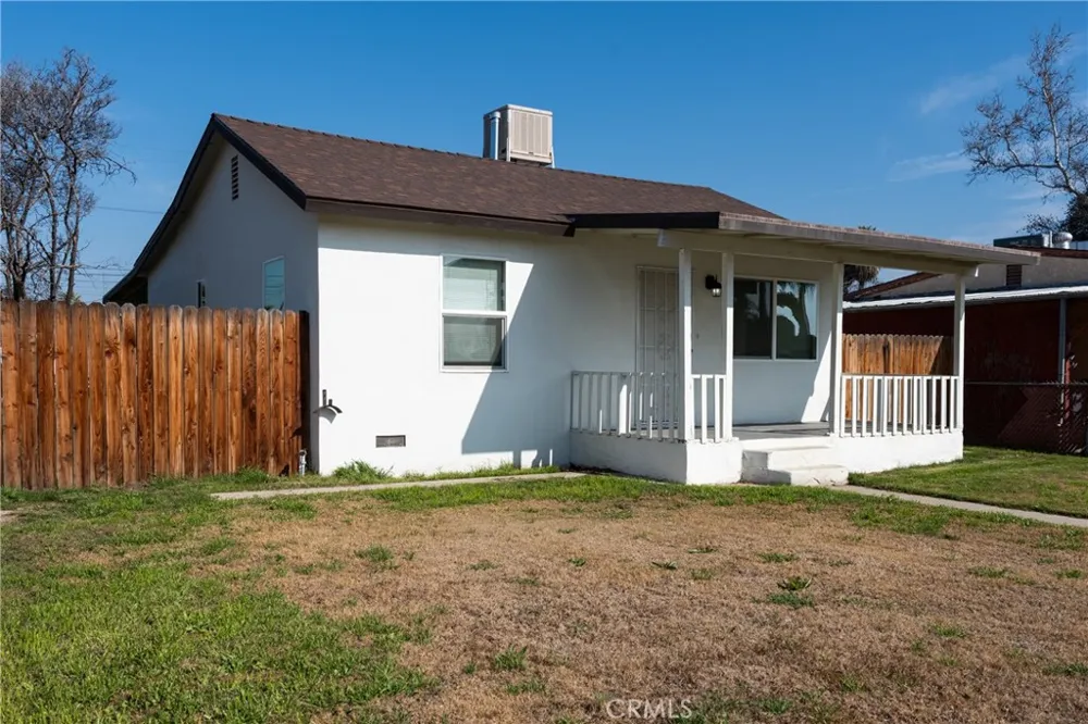 1102 E 18th Street Bakersfield, CA 93305