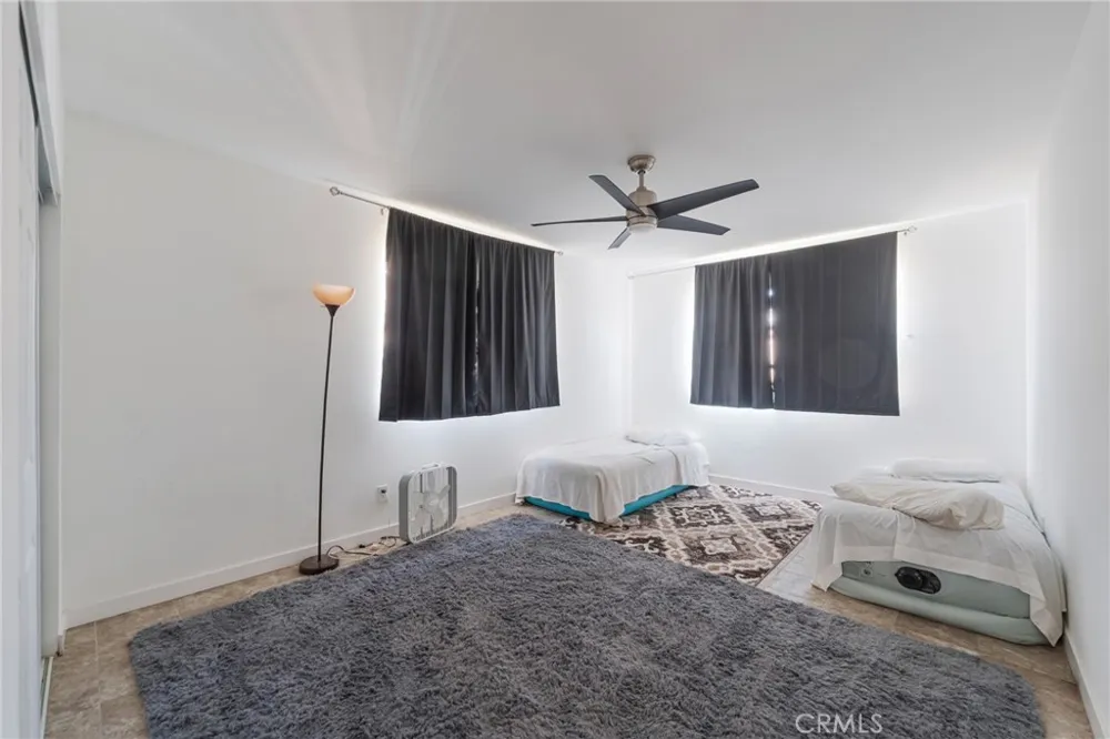 2521 E 129th Compton, CA 90222